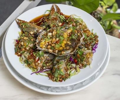 生腌黄膏蟹 Marinated Live Raw Crab （uncooked）